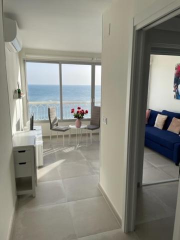 Precioso apartamento a estrenar en primera línea de playa Benidorm Exterior foto