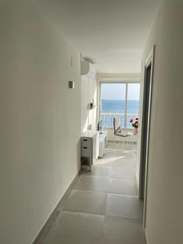 Precioso apartamento a estrenar en primera línea de playa Benidorm Exterior foto