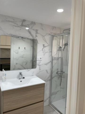 Precioso apartamento a estrenar en primera línea de playa Benidorm Exterior foto