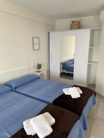 Precioso apartamento a estrenar en primera línea de playa Benidorm Exterior foto